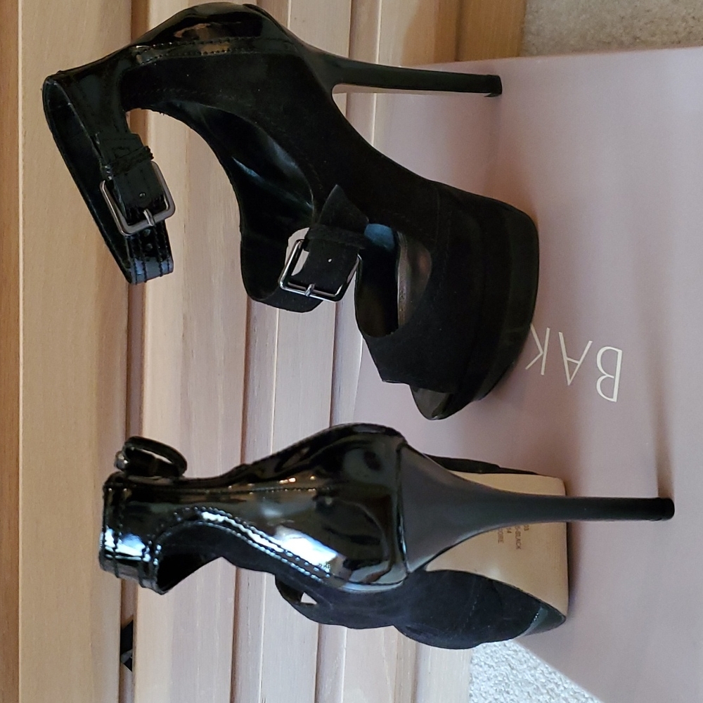 Bakers Encore leather heel platform shoes